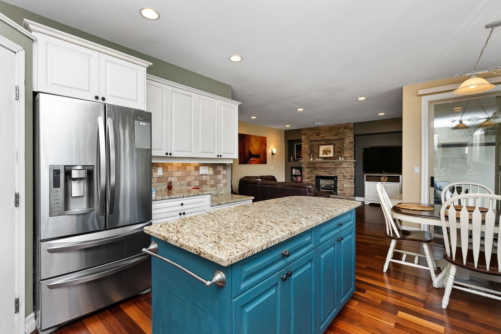 Listing Image 9