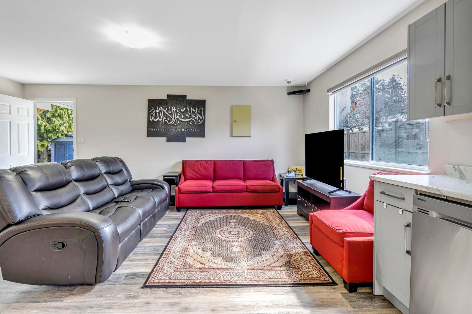 Listing Image 14