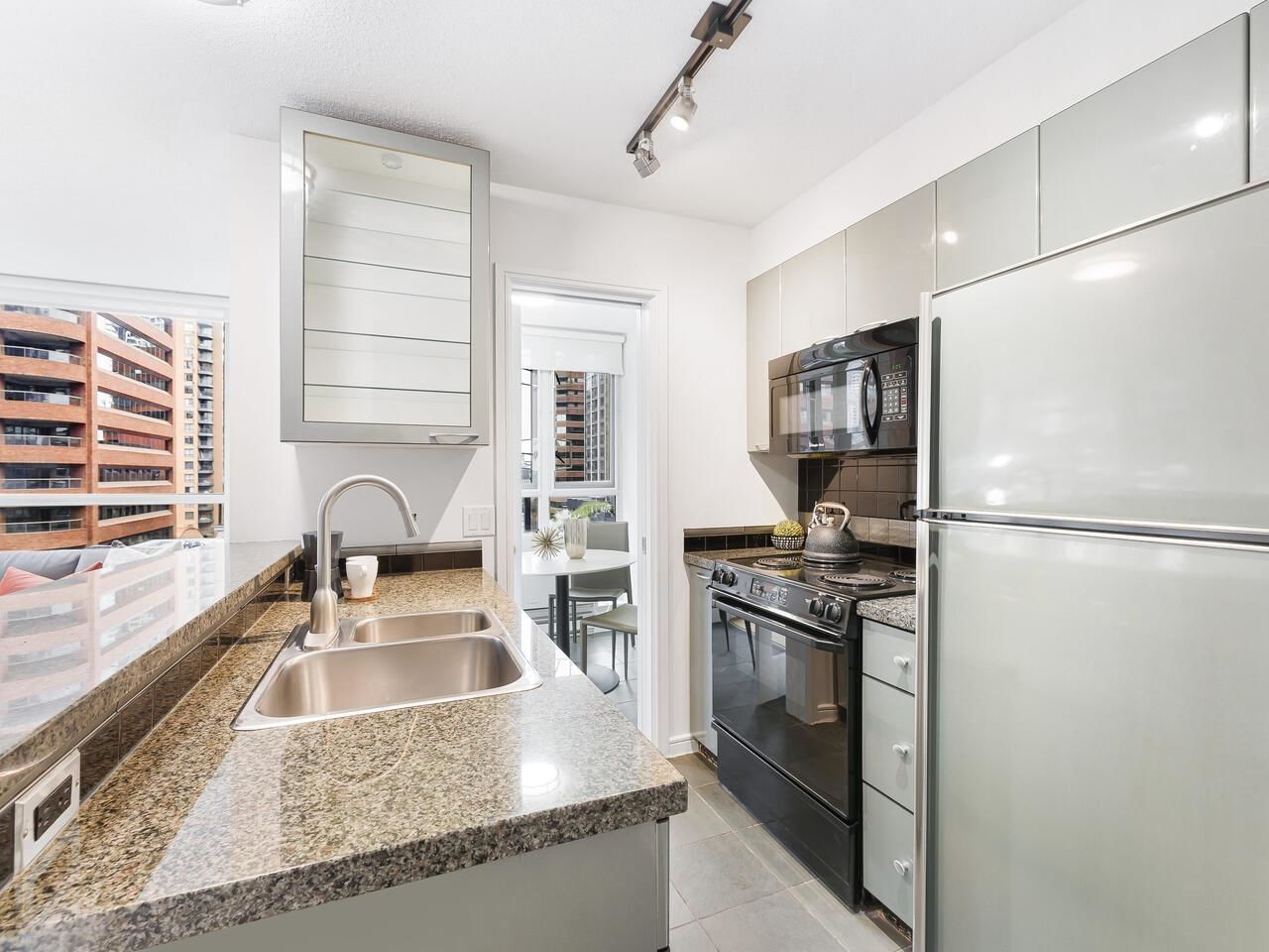 Listing Image 9