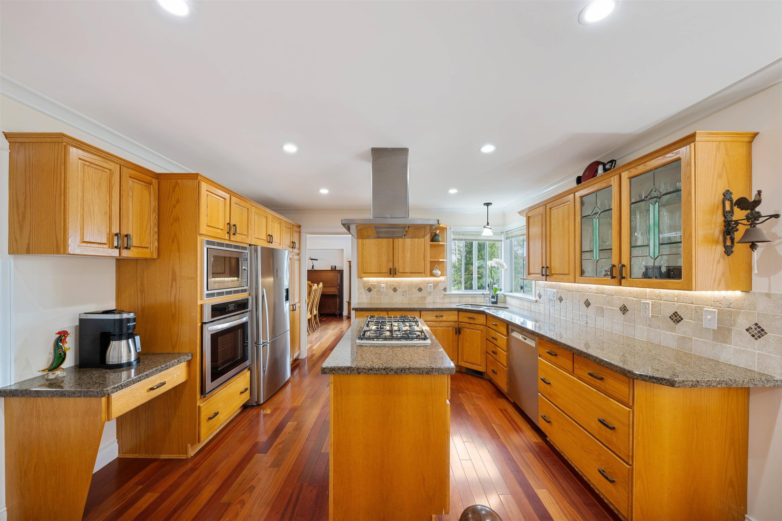 Listing Image 9