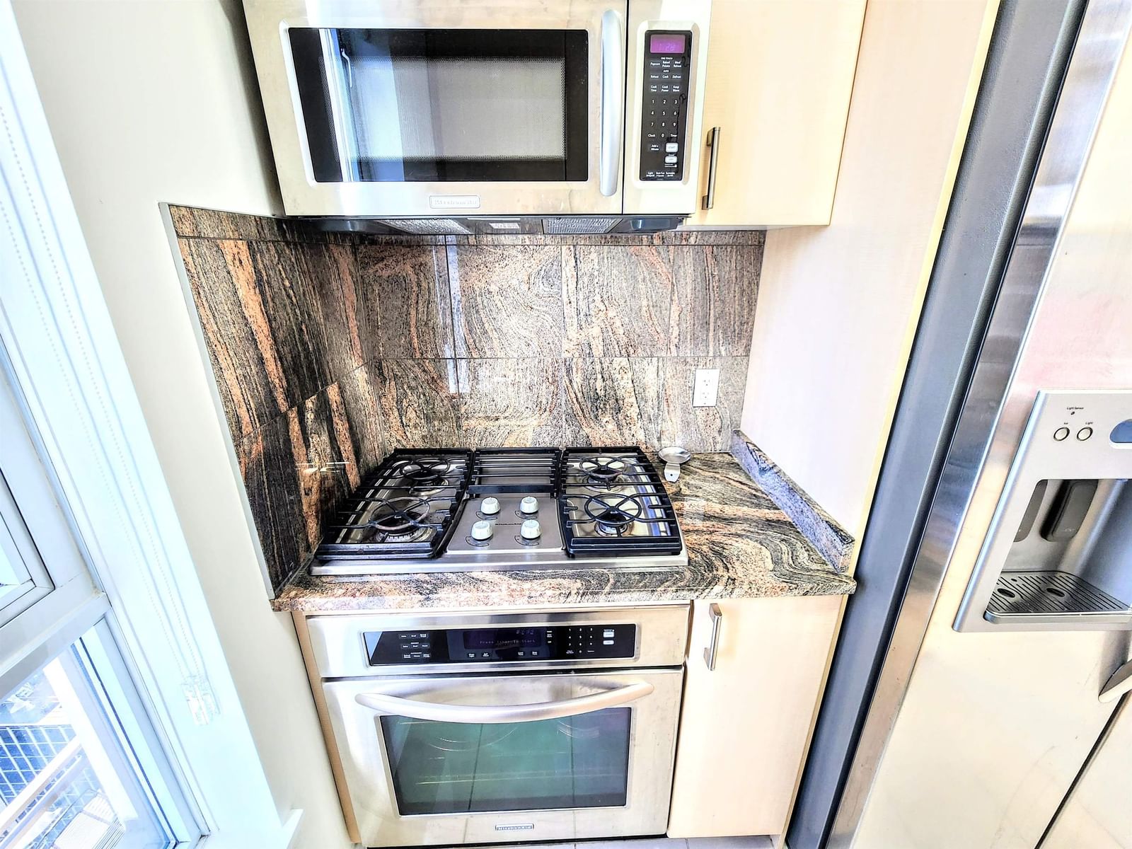 Listing Image 9