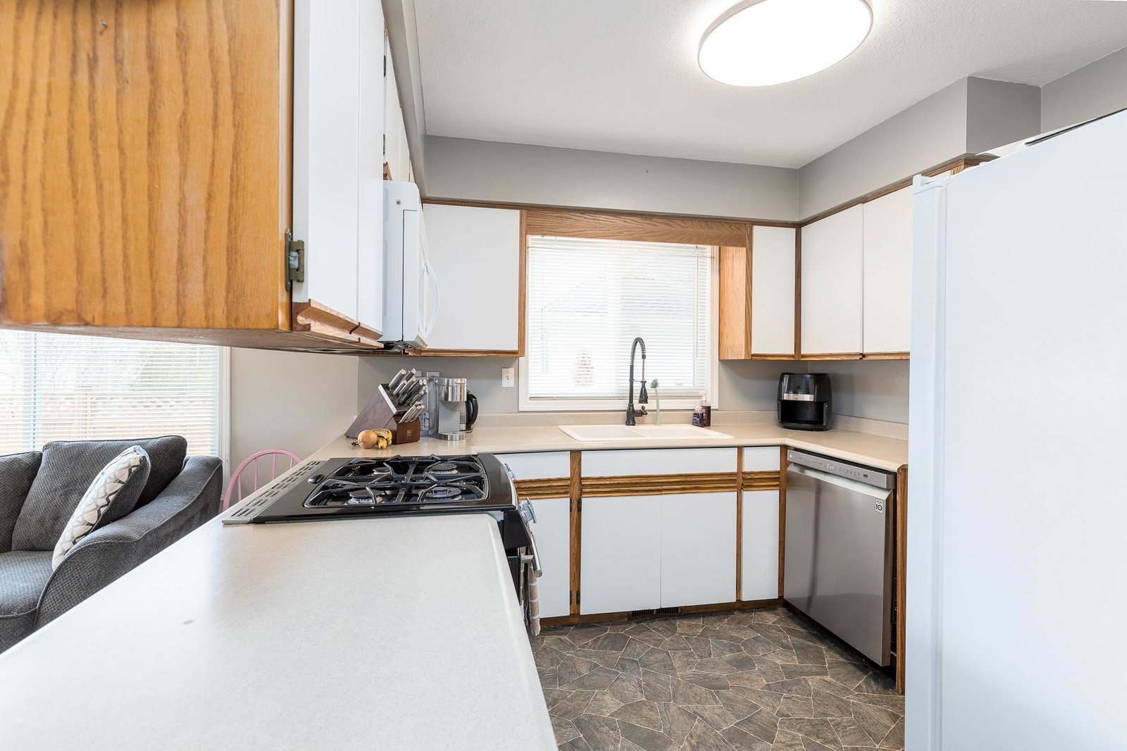 Listing Image 12
