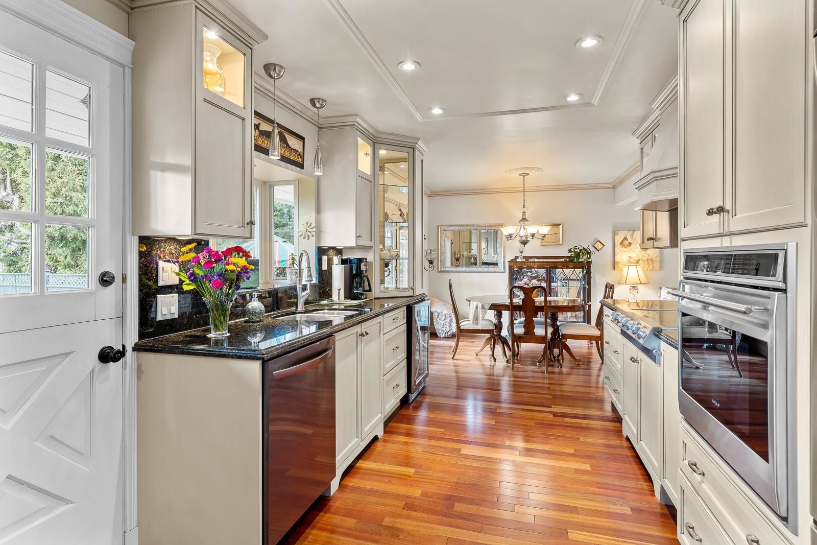 Listing Image 12
