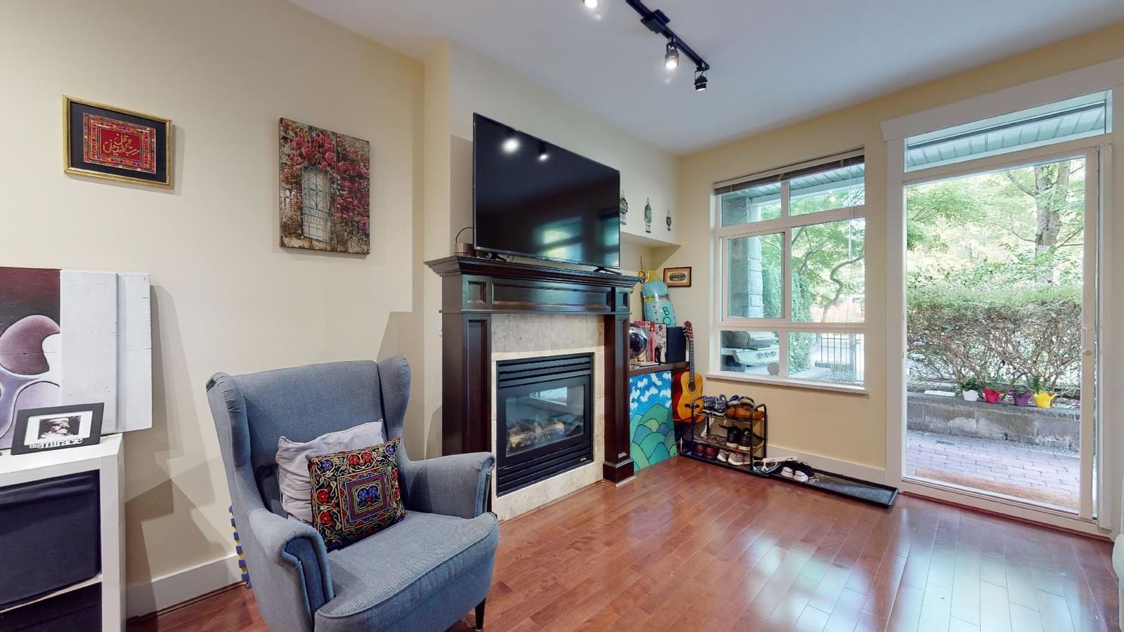 Listing Image 11