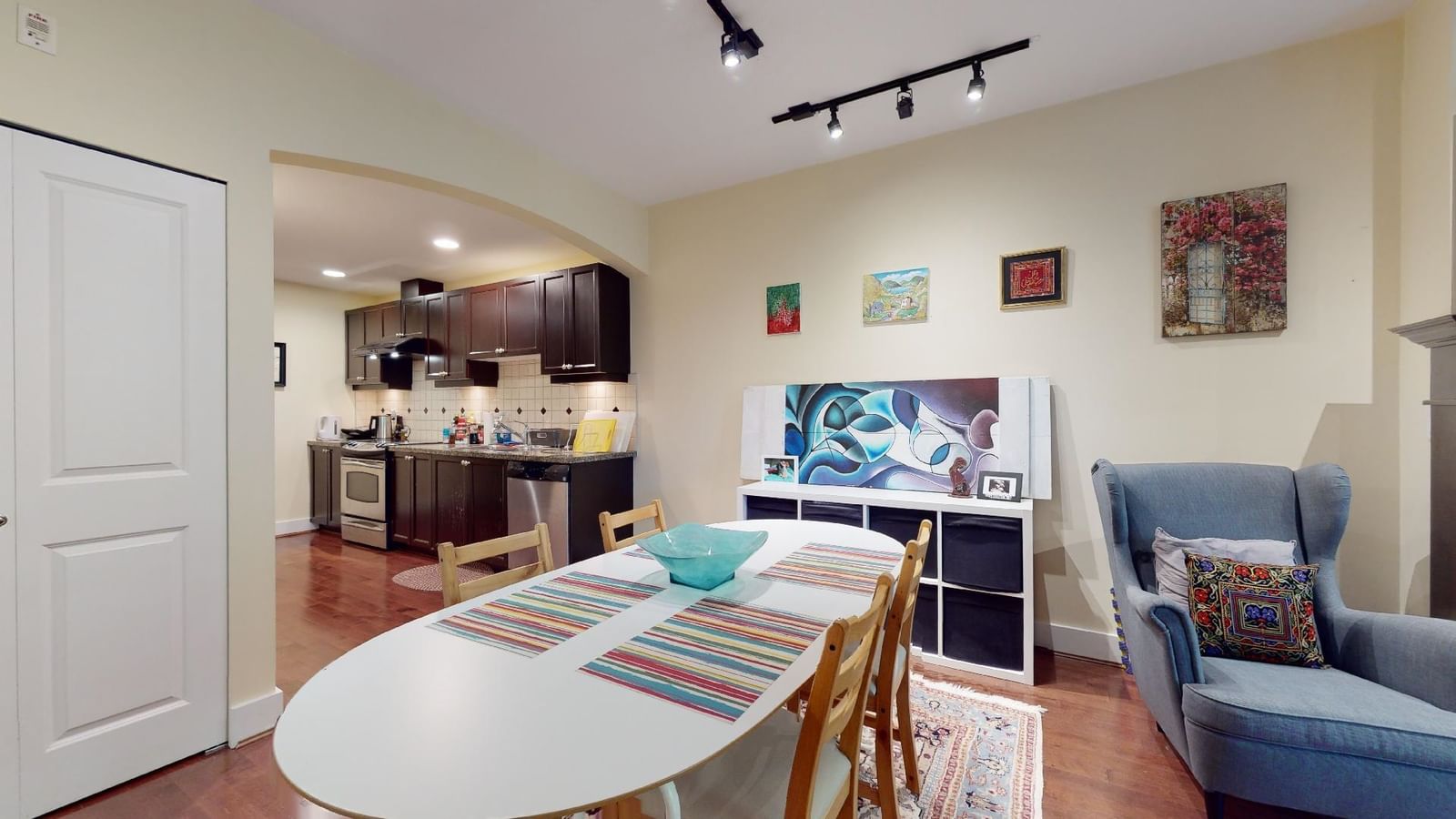 Listing Image 12