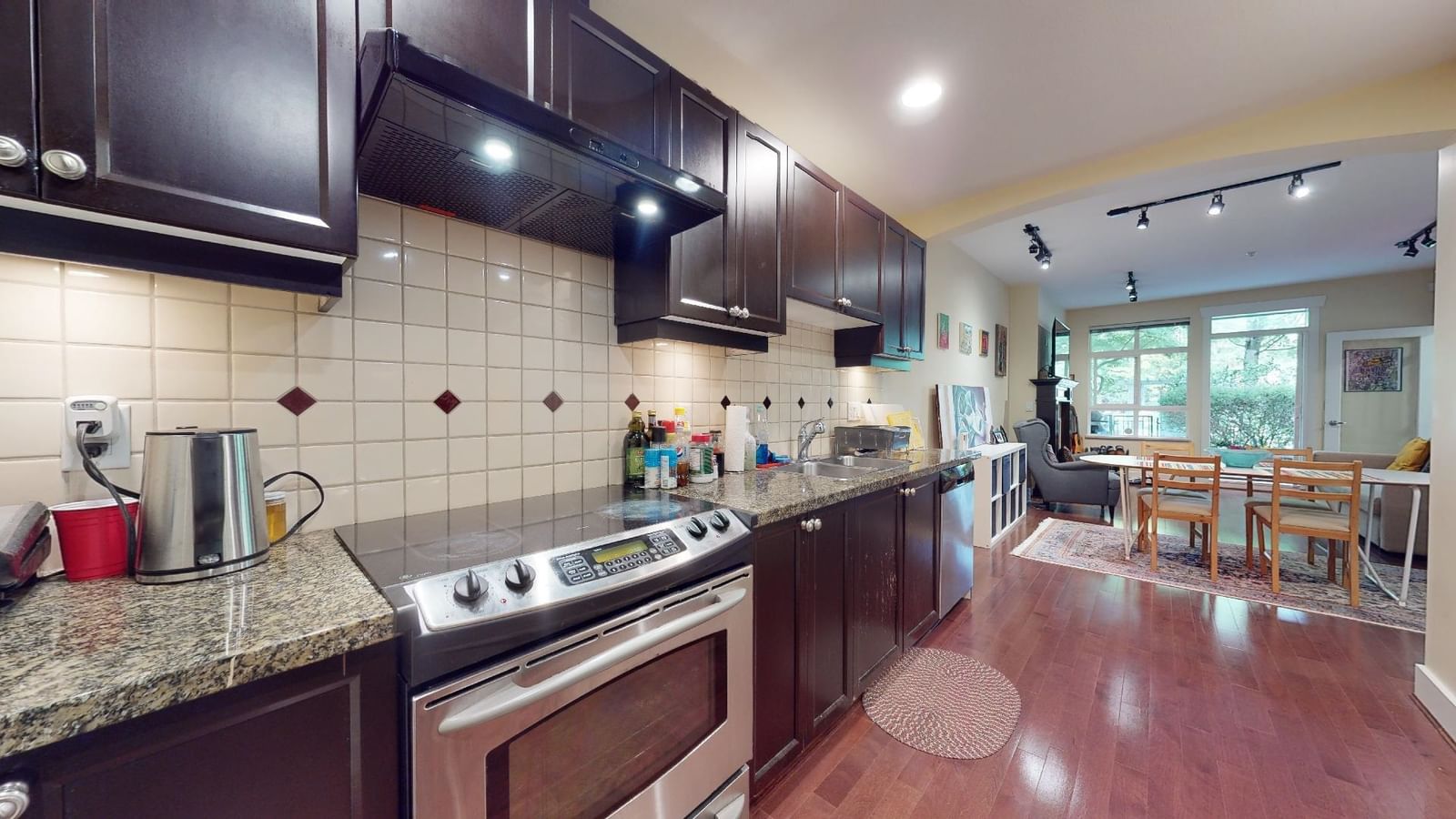 Listing Image 19