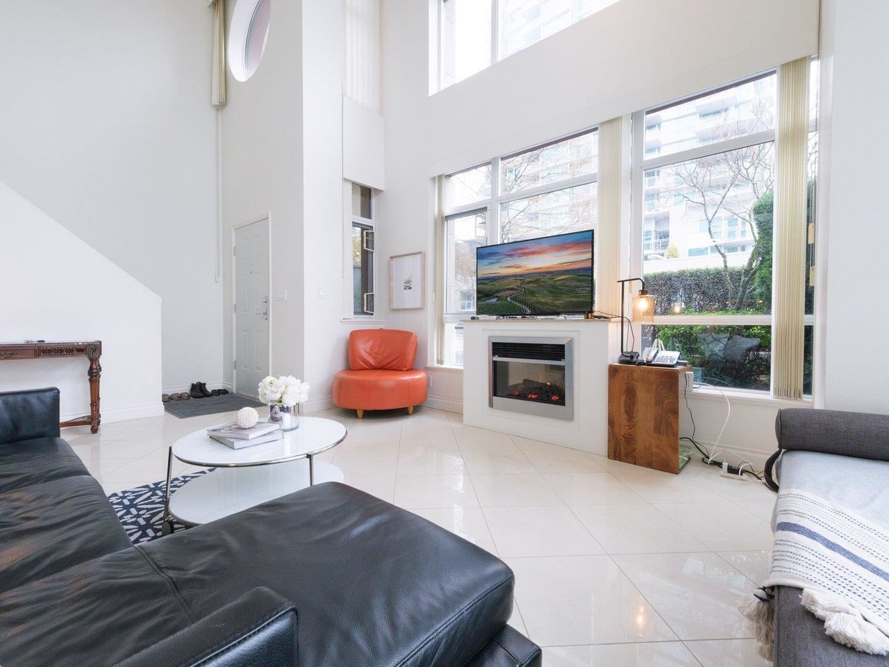 Listing Image 10
