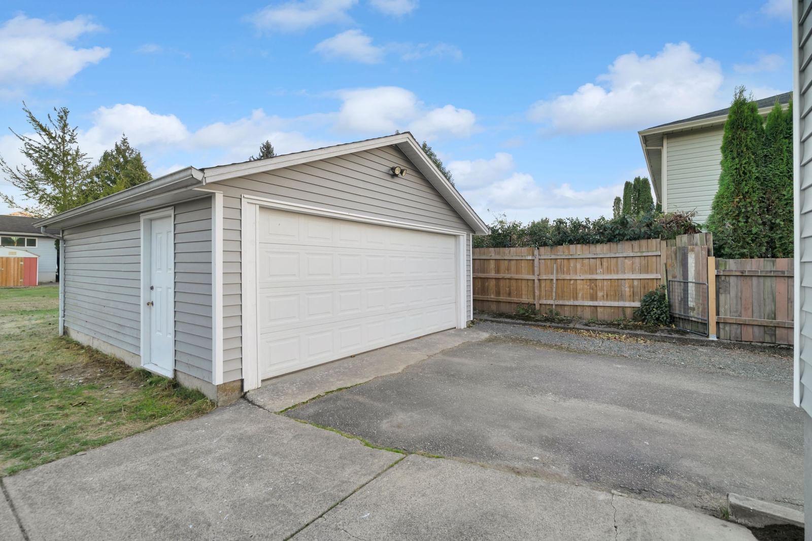 Listing Image 16