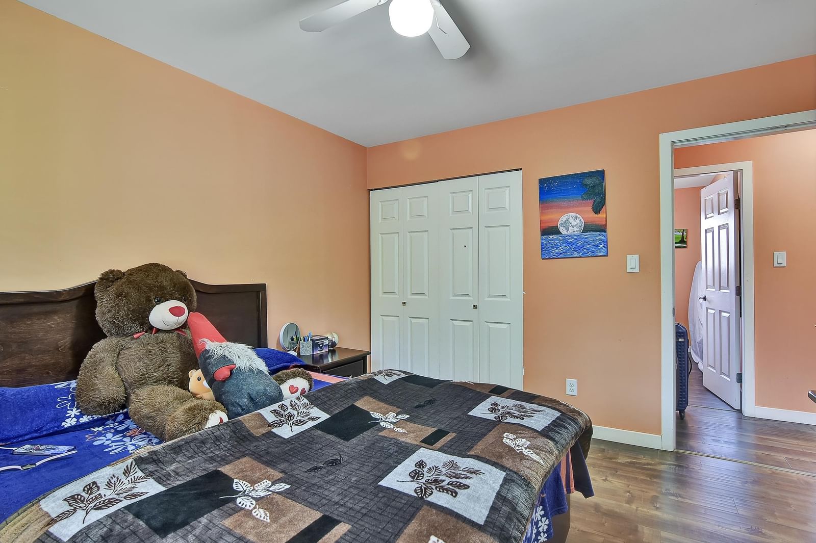Listing Image 16