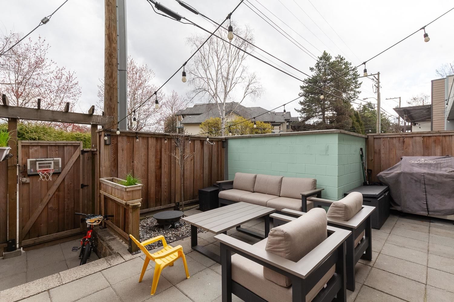 Listing Image 12