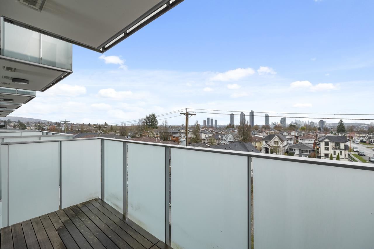 Listing Image 15