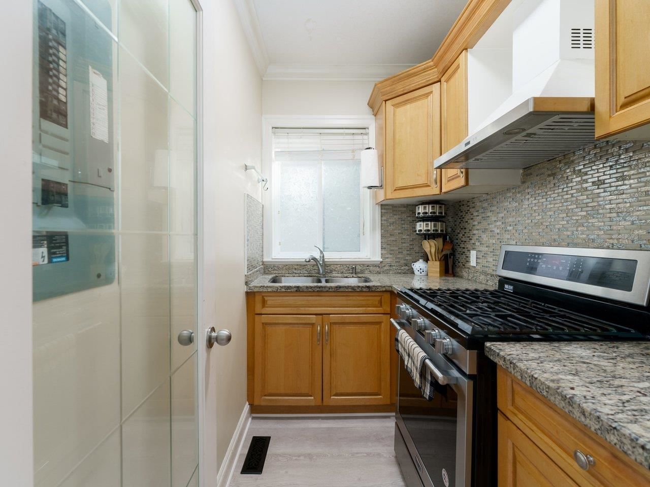 Listing Image 13