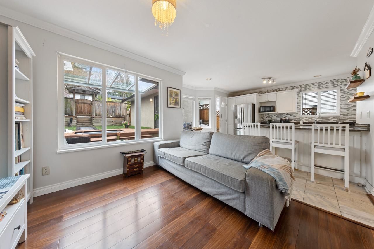 Listing Image 9