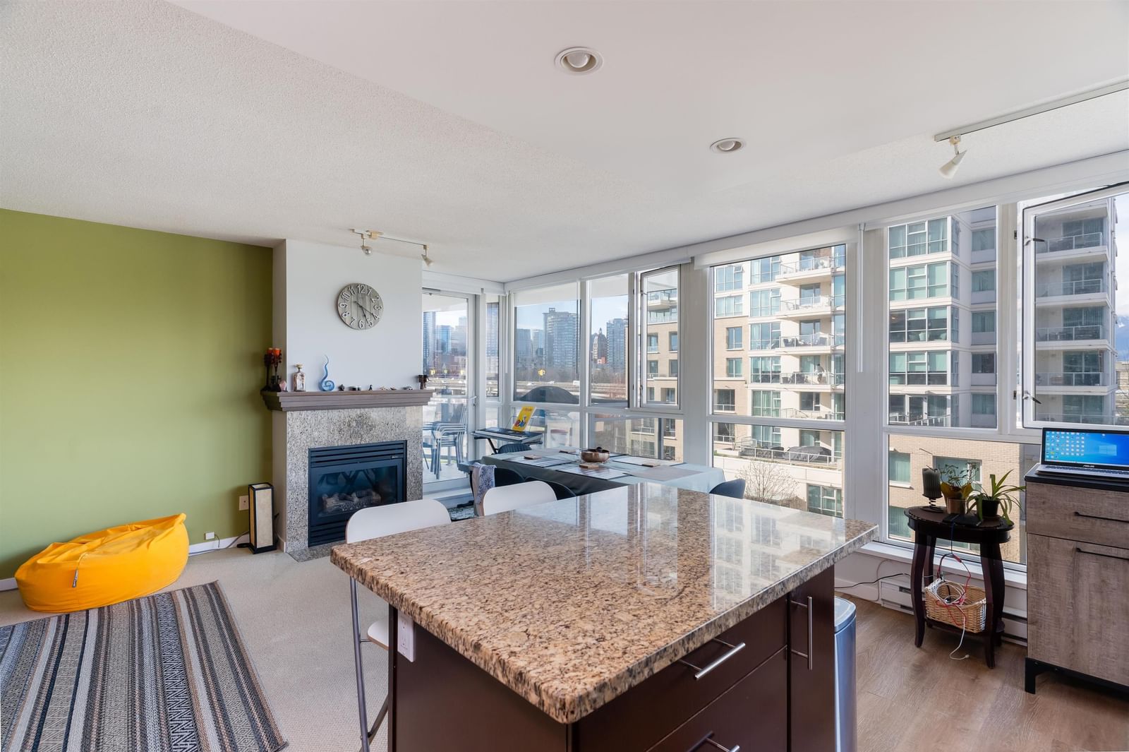 Listing Image 10