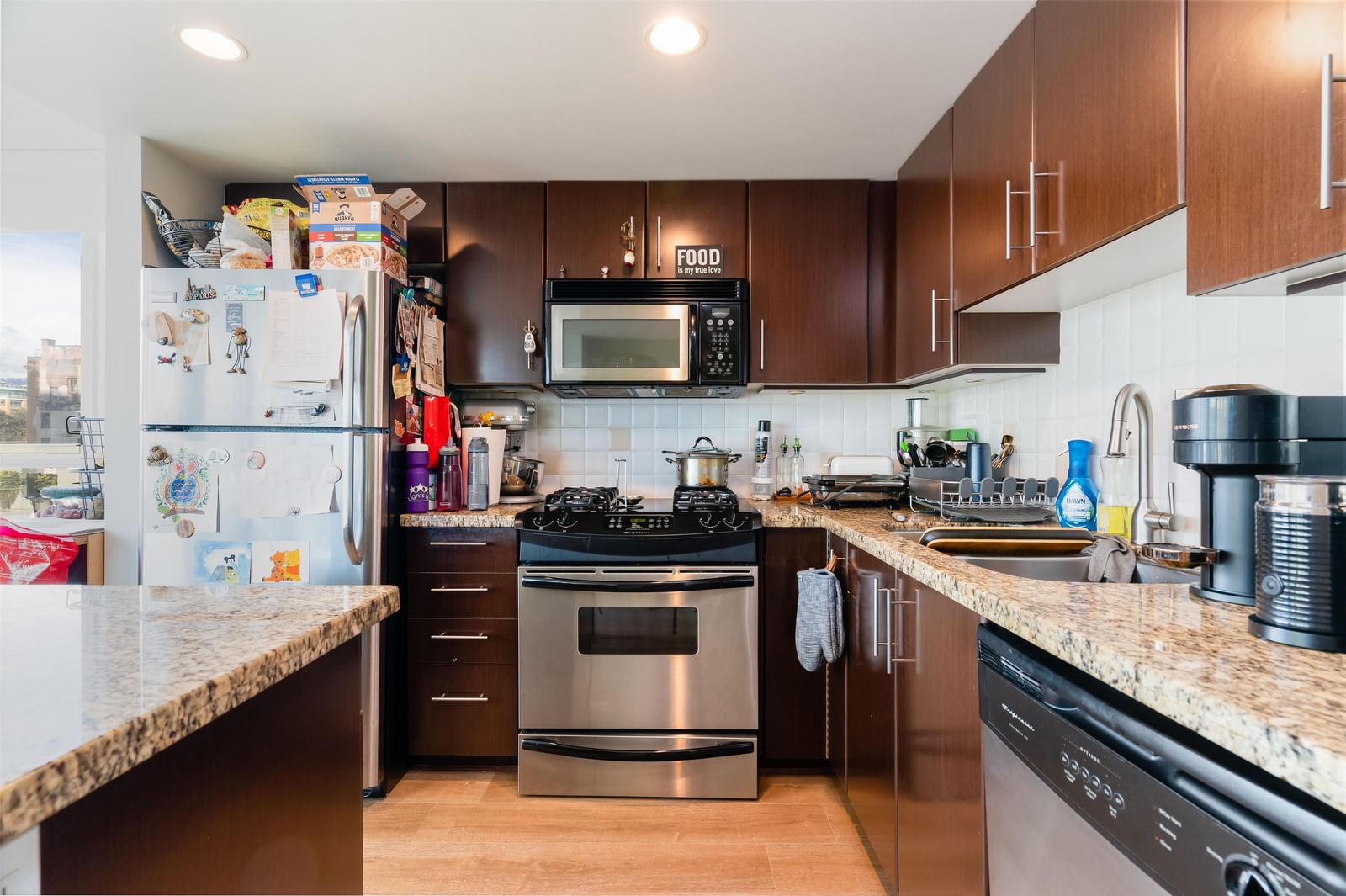 Listing Image 5