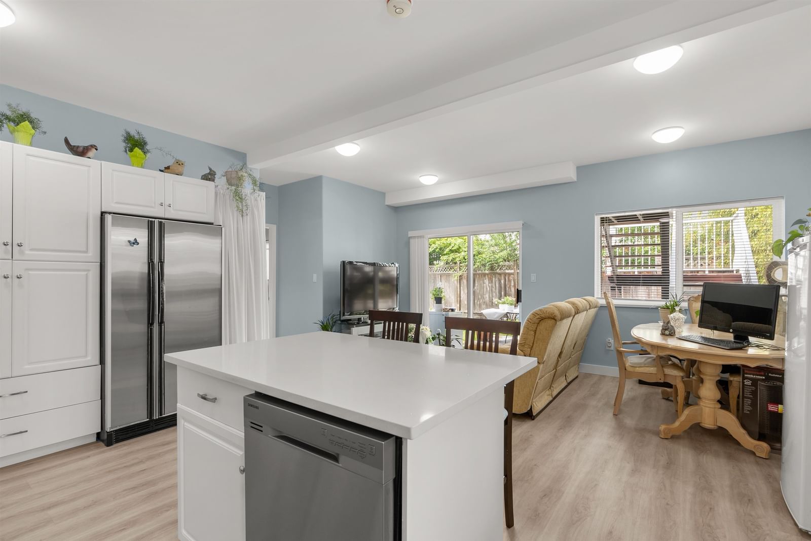 Listing Image 19