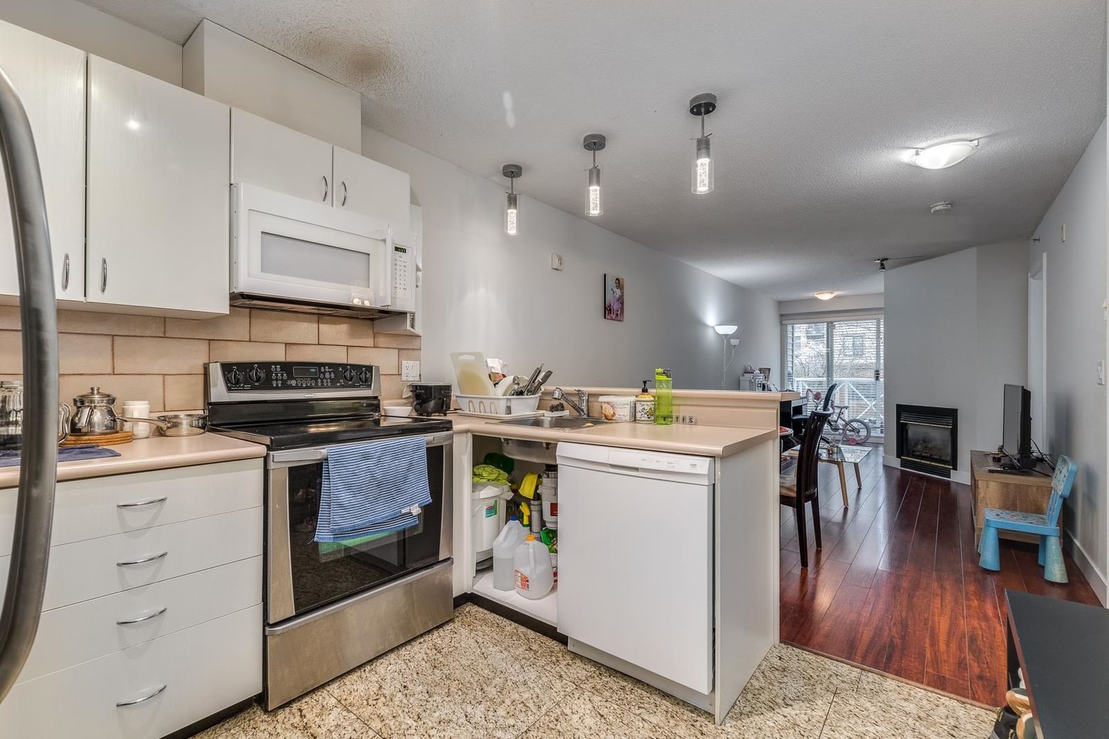 Listing Image 10