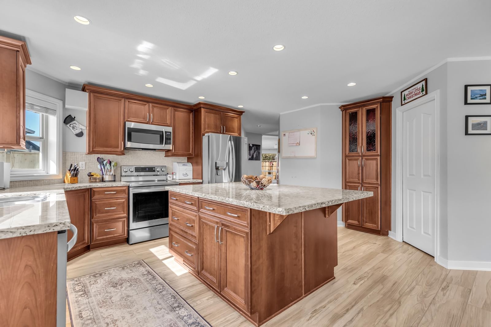 Listing Image 9