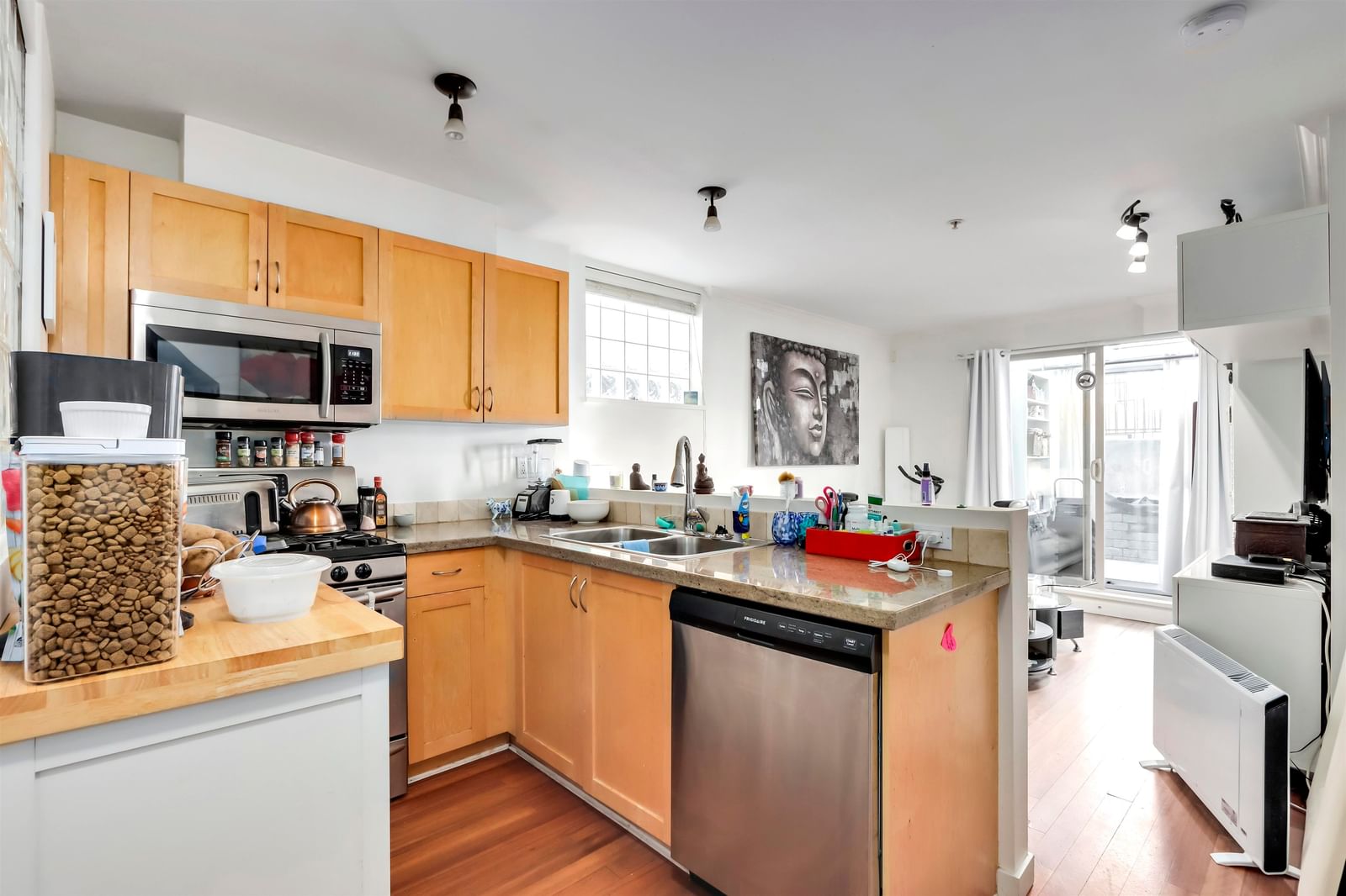 Listing Image 12