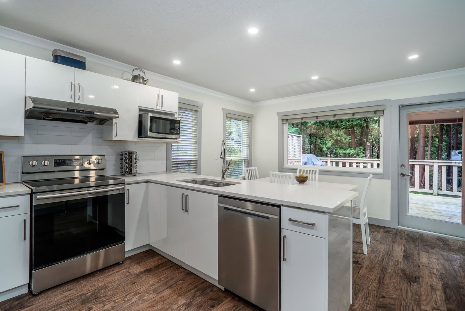 Listing Image 8