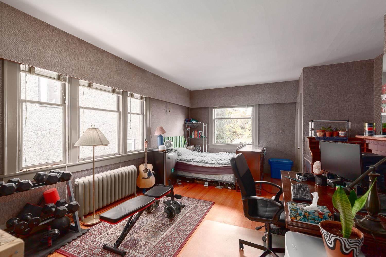 Listing Image 10