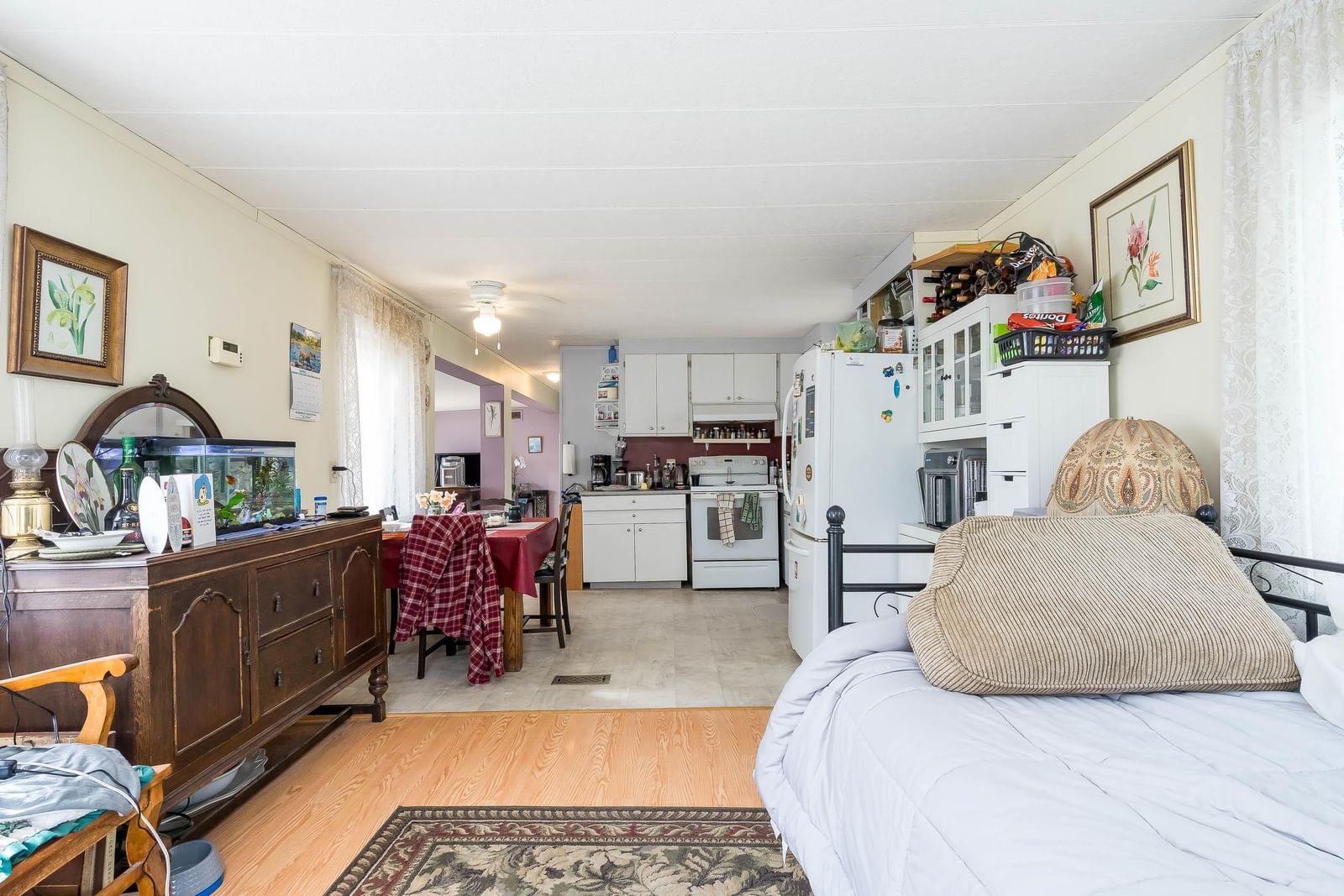 Listing Image 8