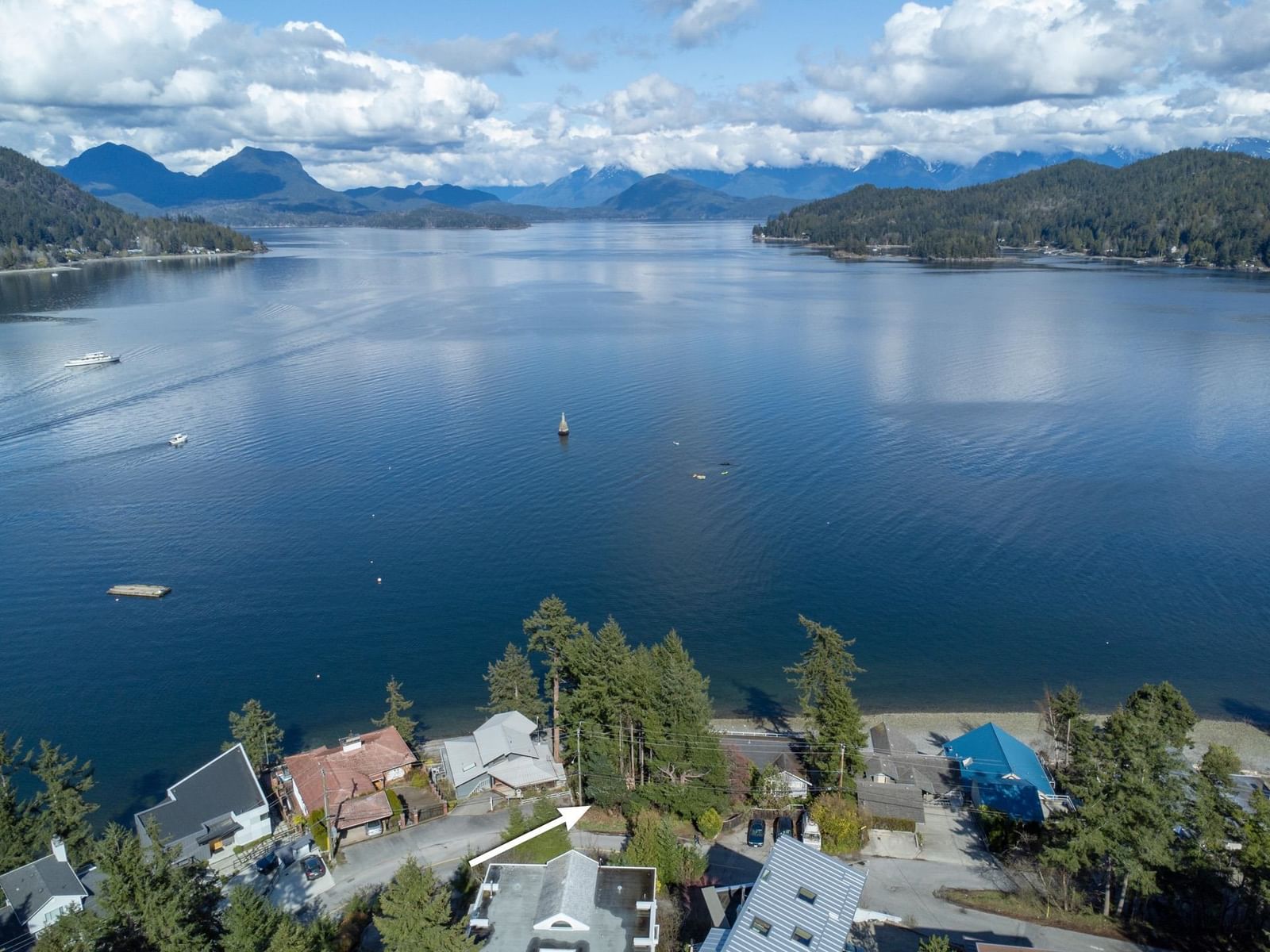 Listing Image 4