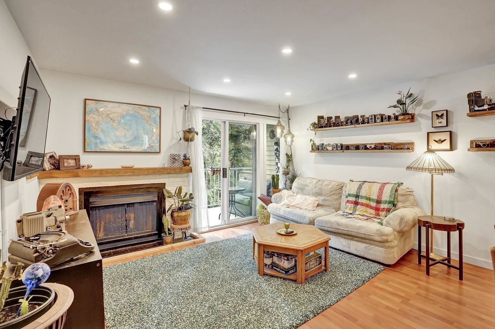 Listing Image 9