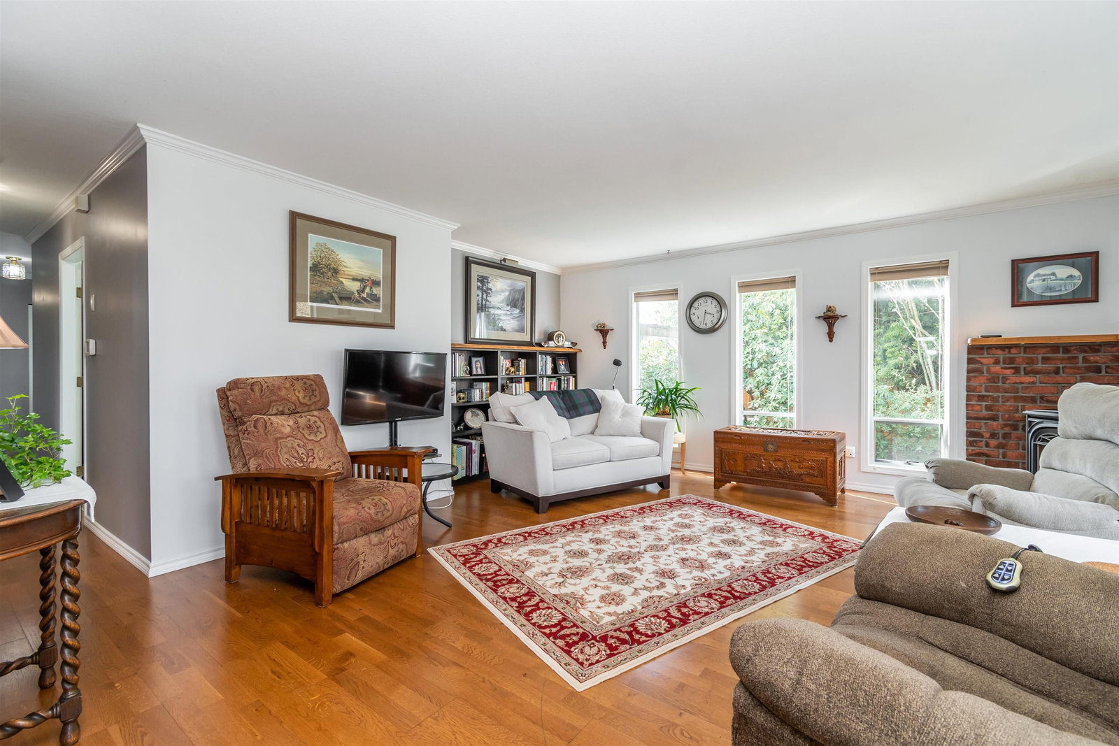 Listing Image 8