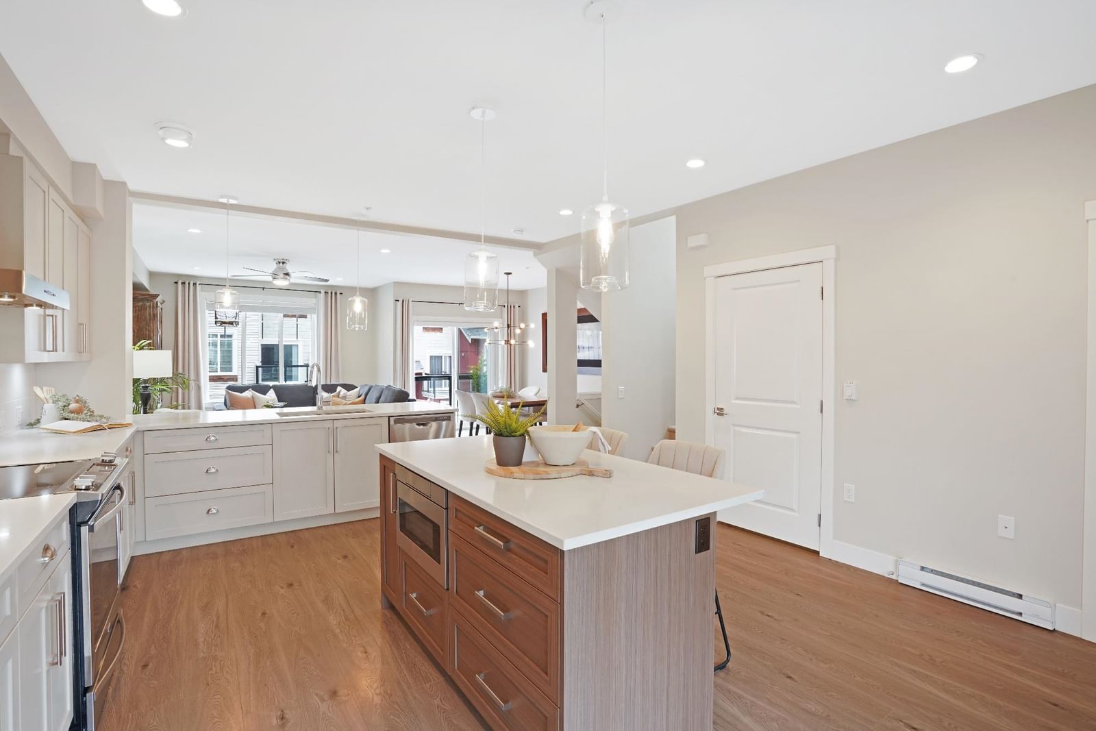 Listing Image 15