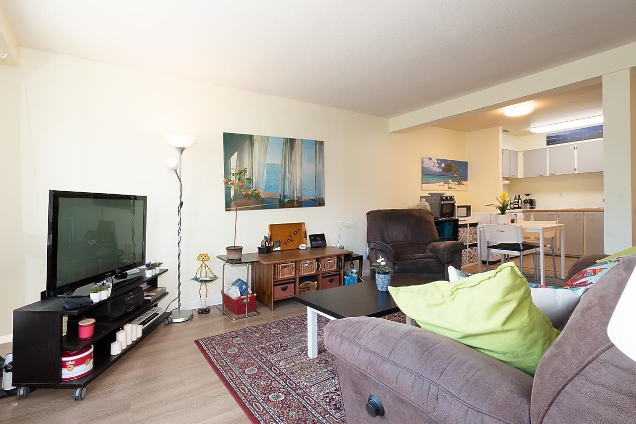 Listing Image 9