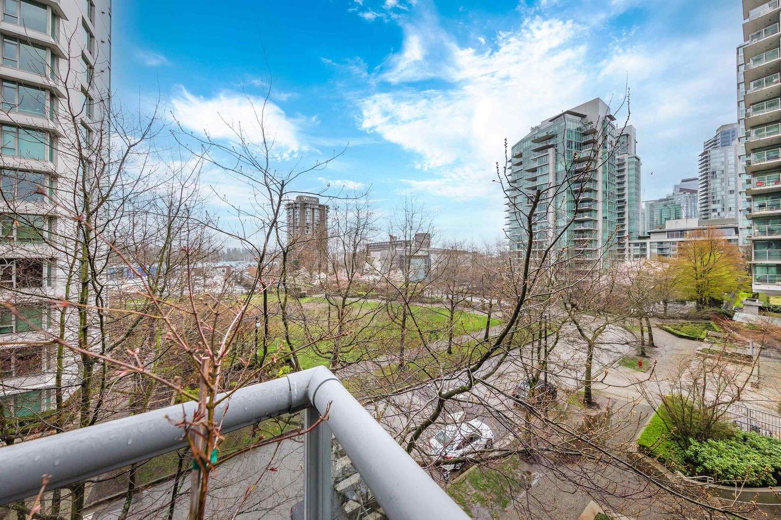 Listing Image 11