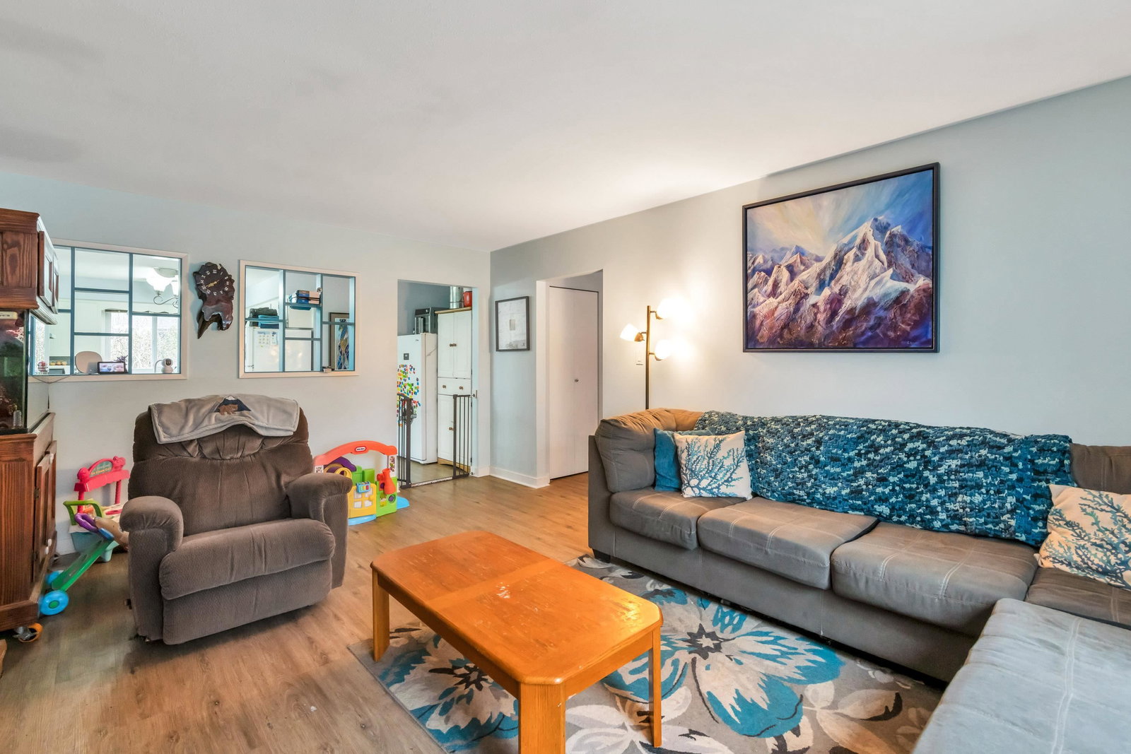 Listing Image 11