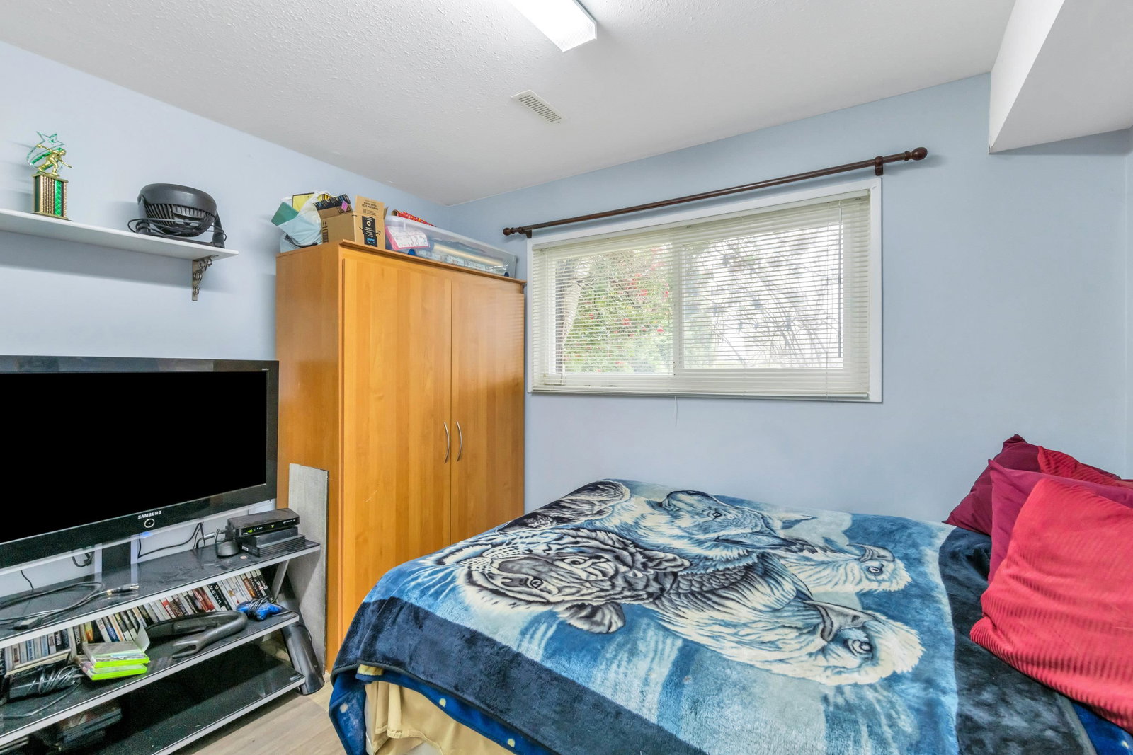 Listing Image 25