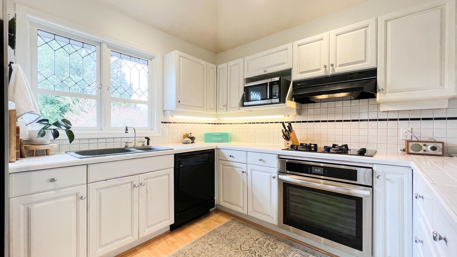 Listing Image 10