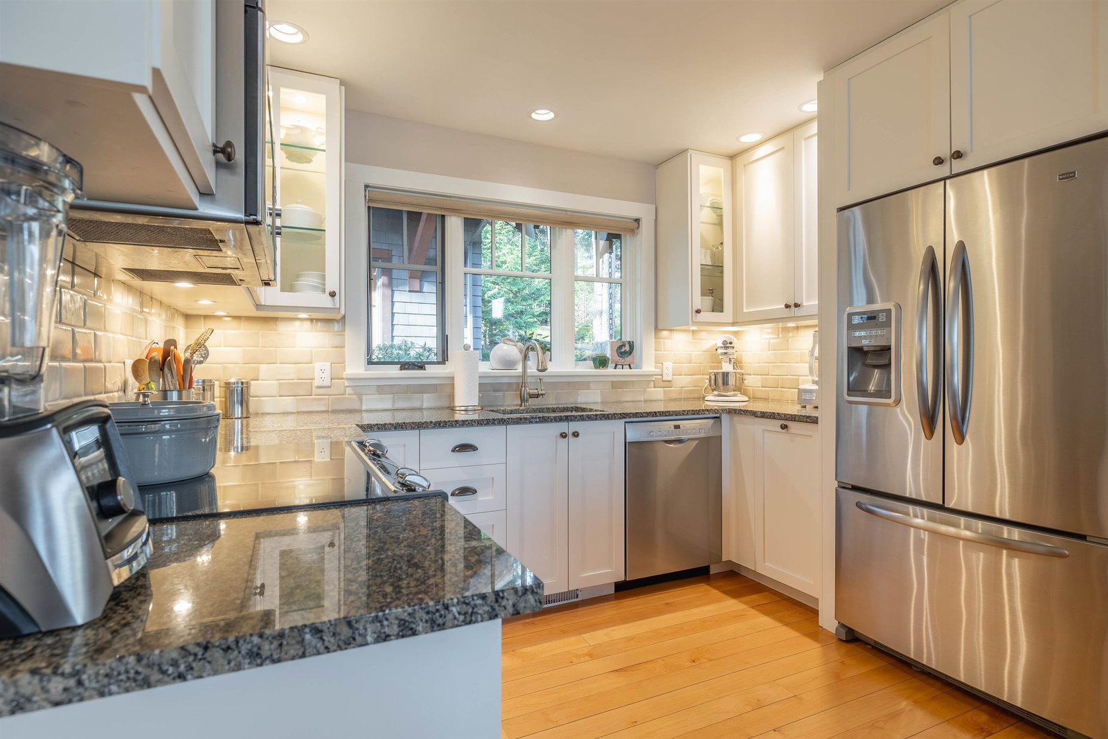 Listing Image 10