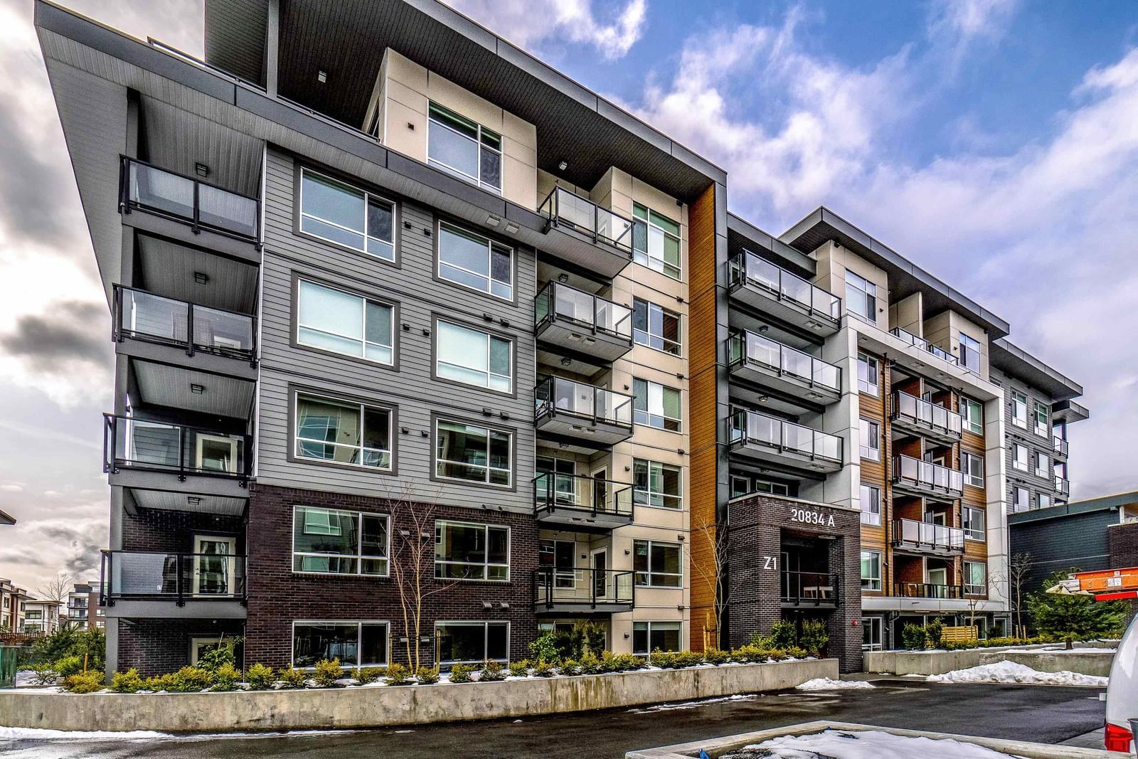 Listing Image 1