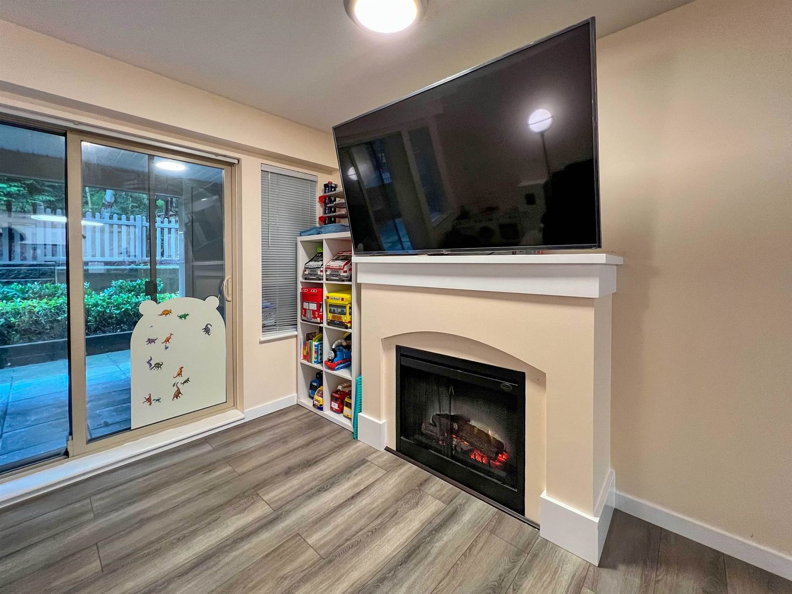 Listing Image 12