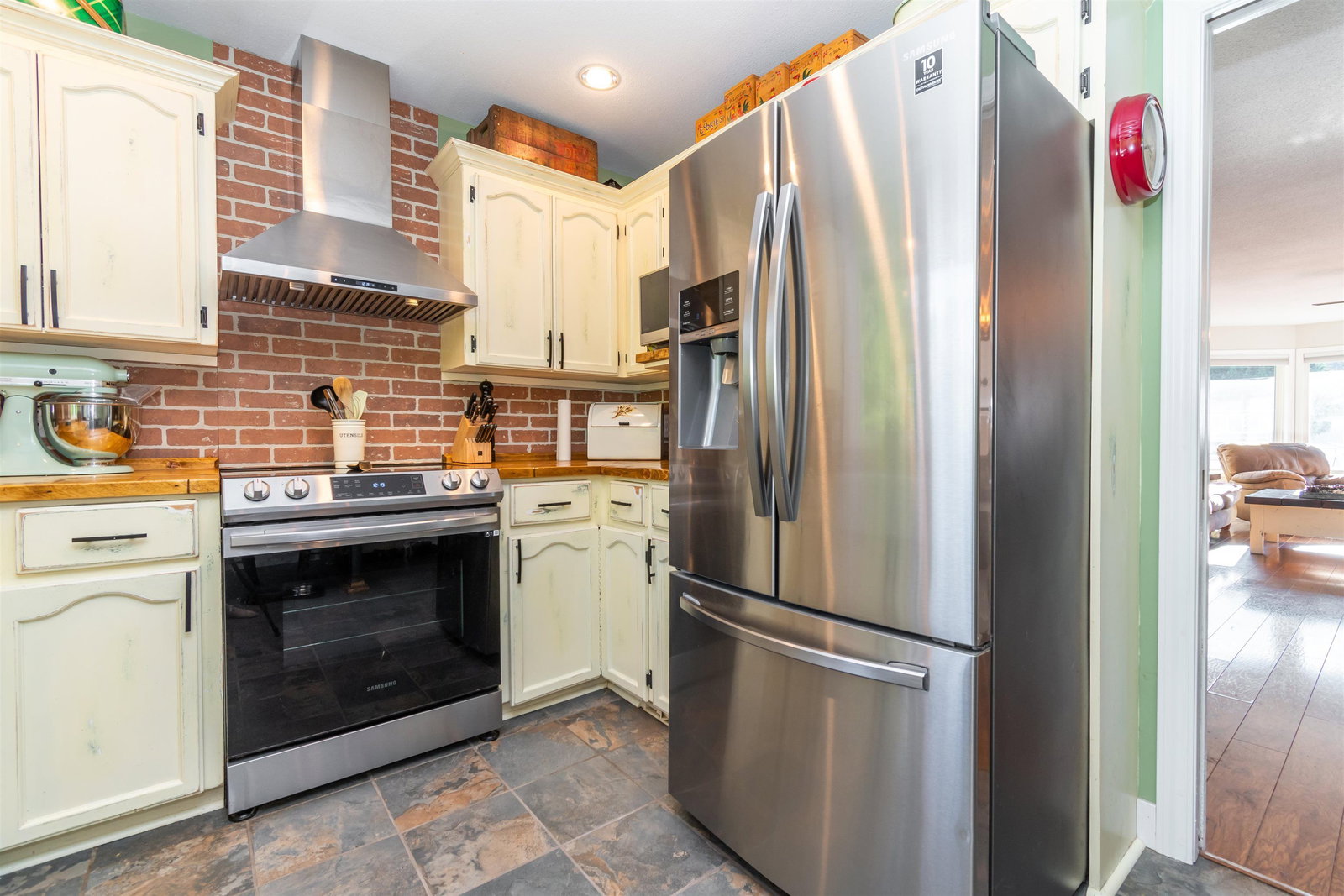 Listing Image 18