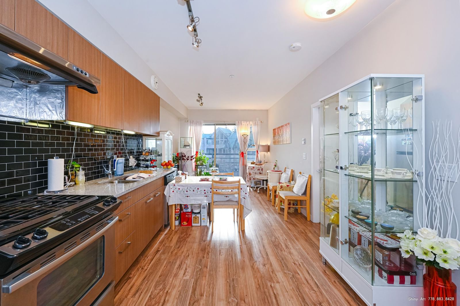 Listing Image 8