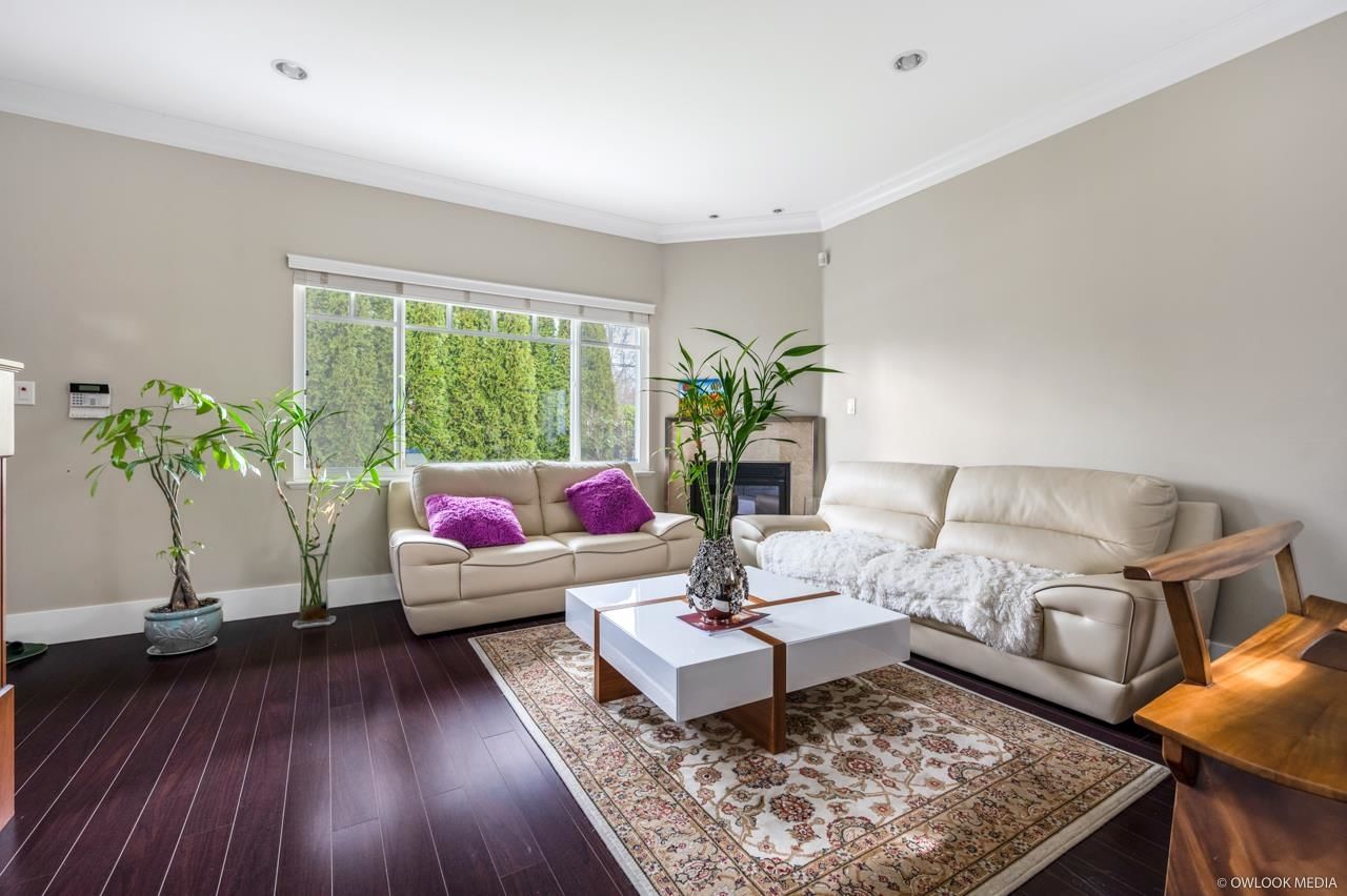Listing Image 11