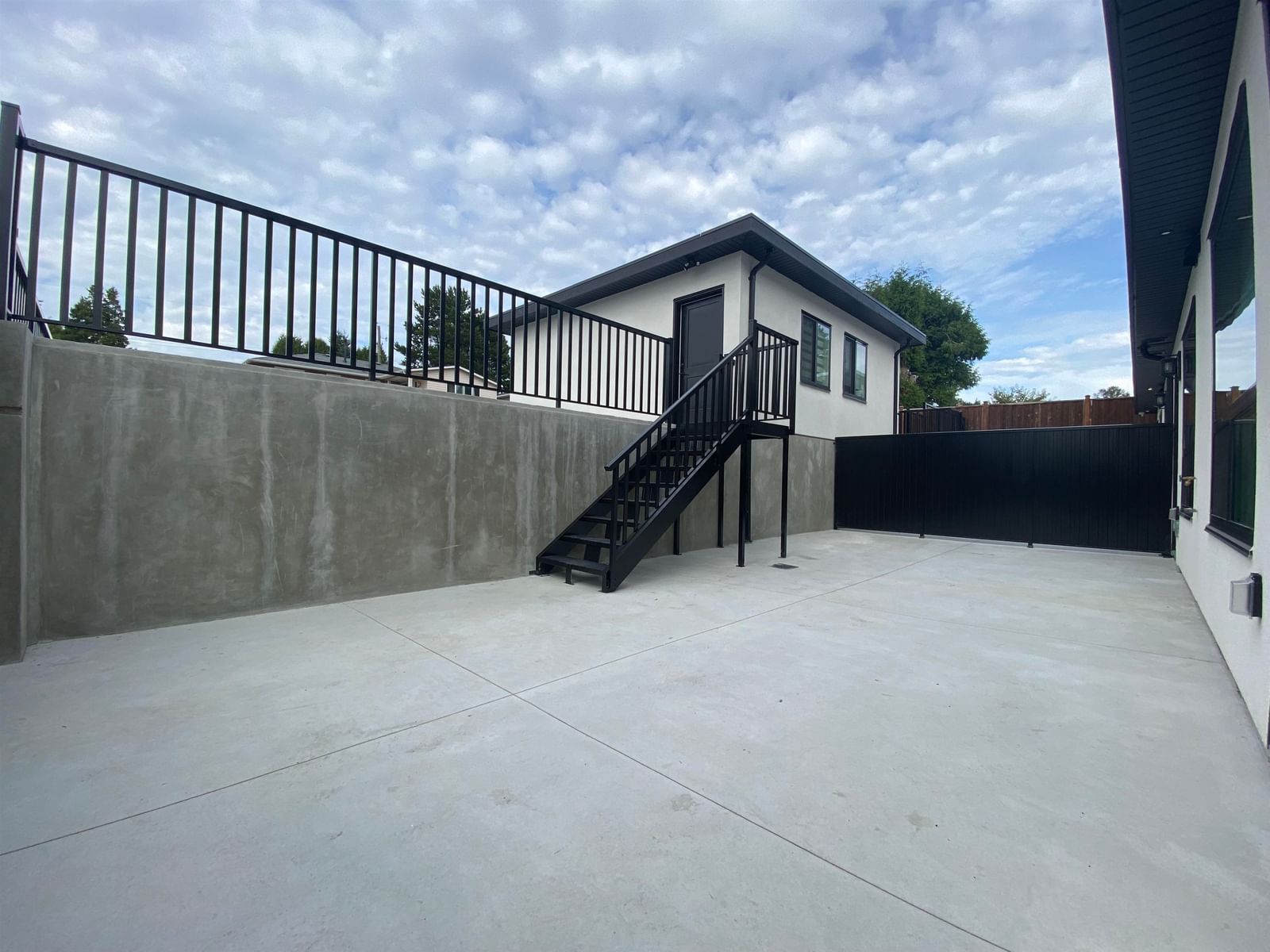 Listing Image 34