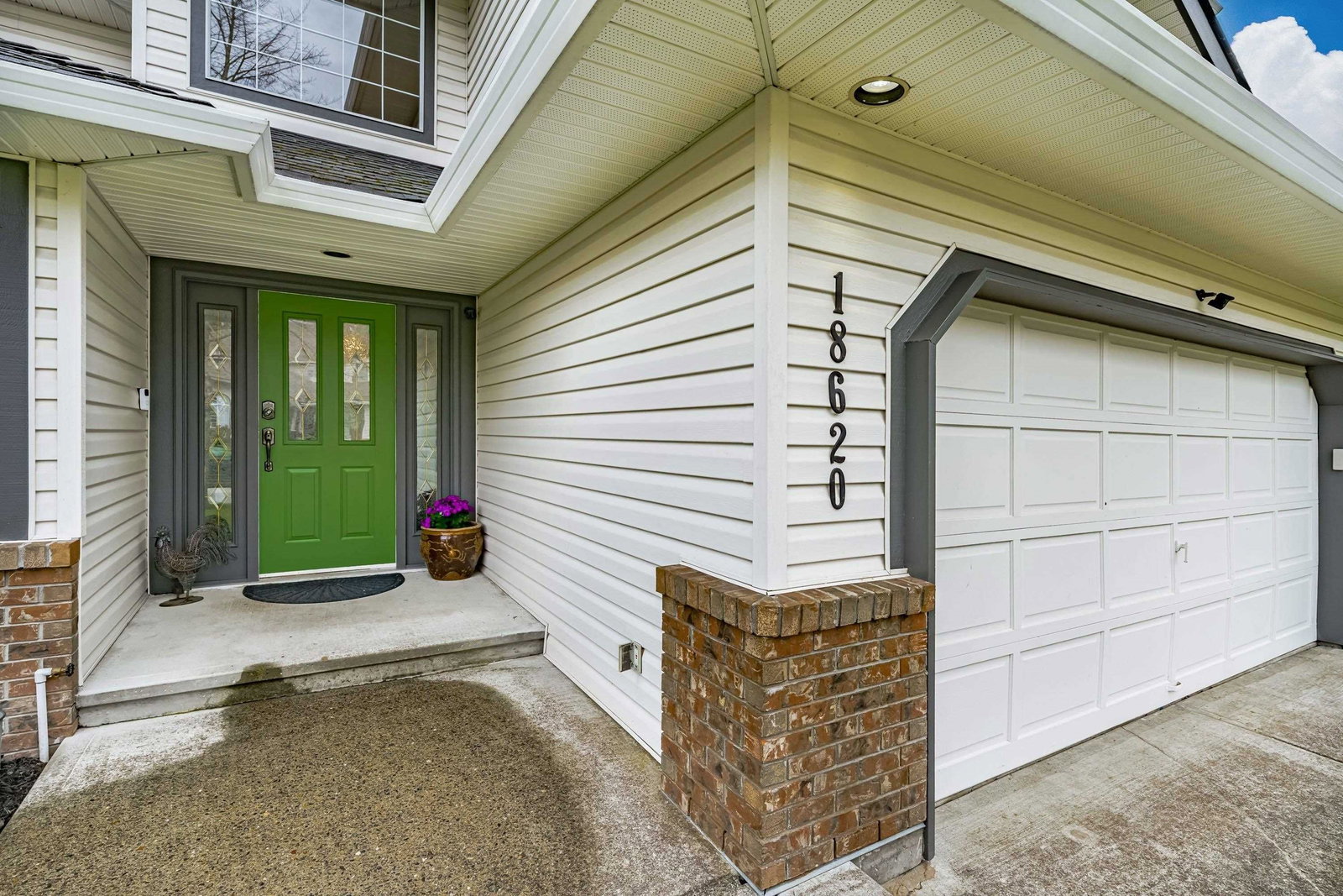 Listing Image 4