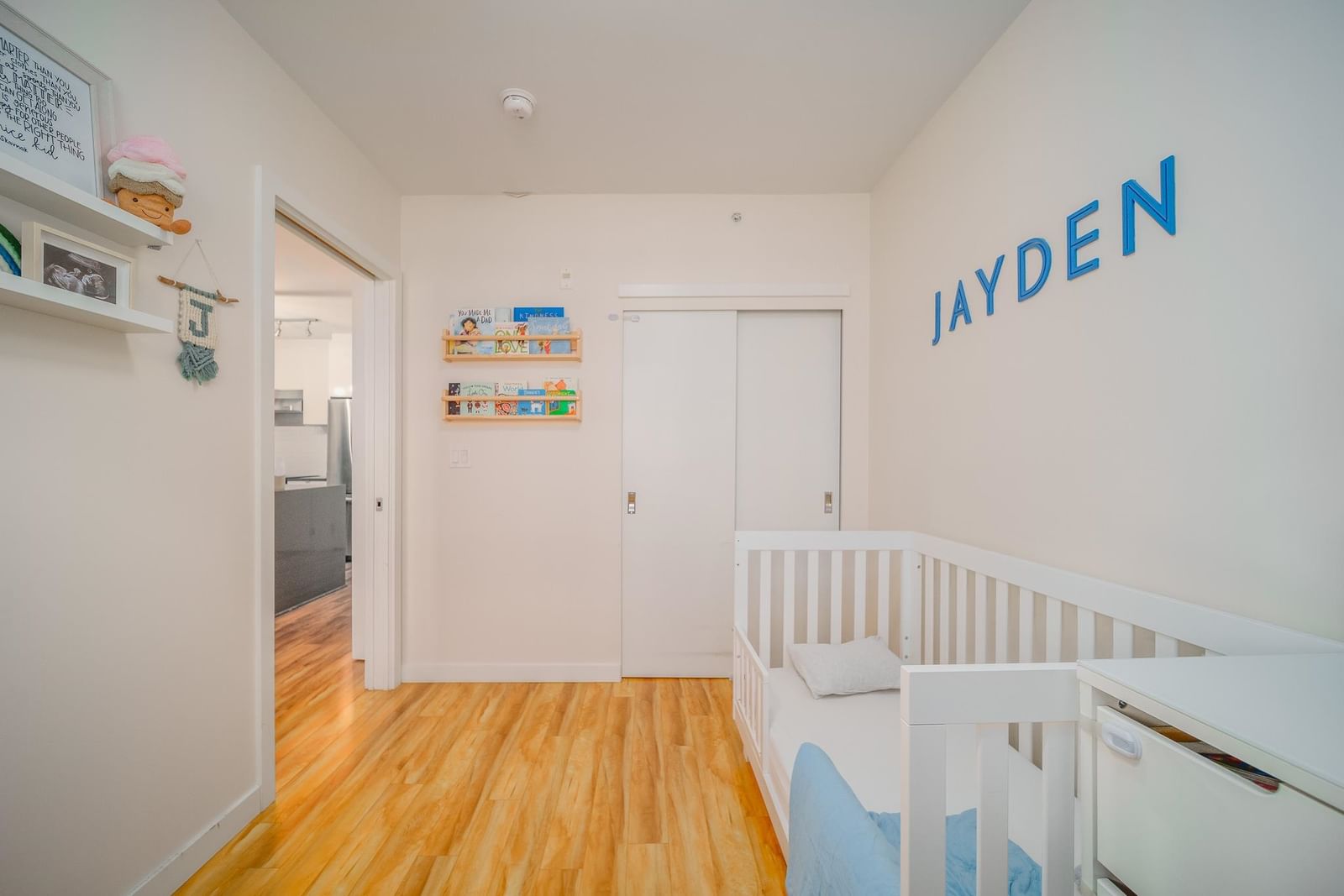 Listing Image 19