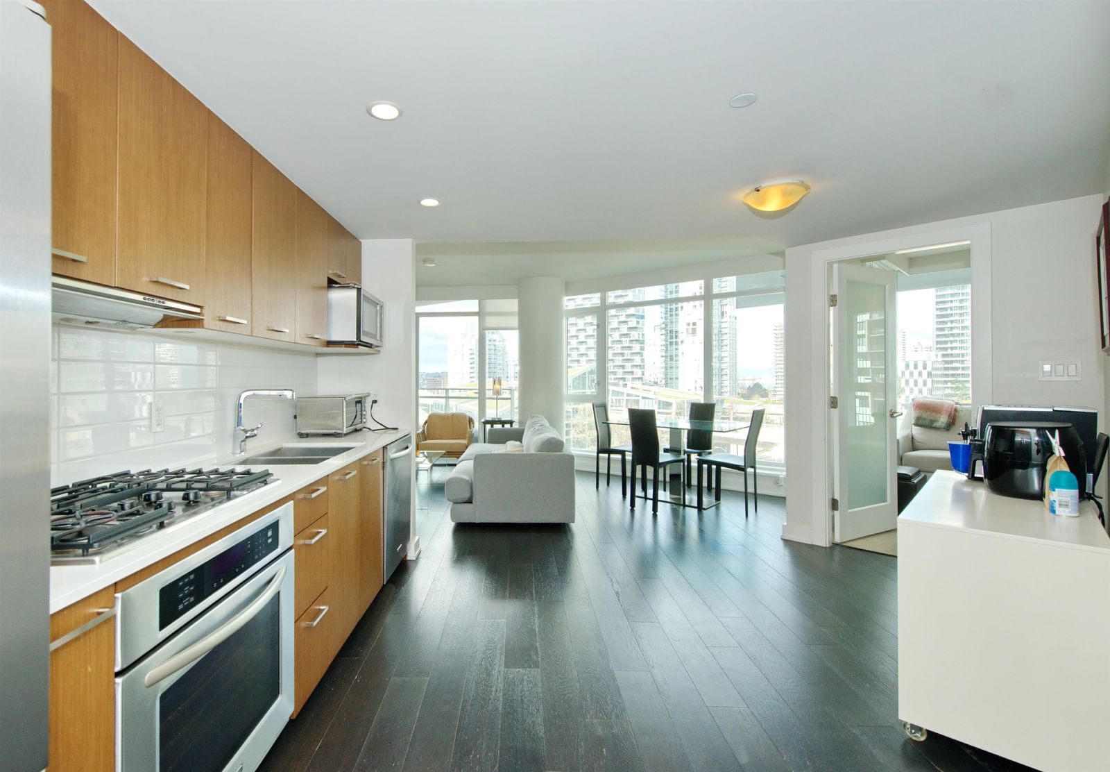 Listing Image 12