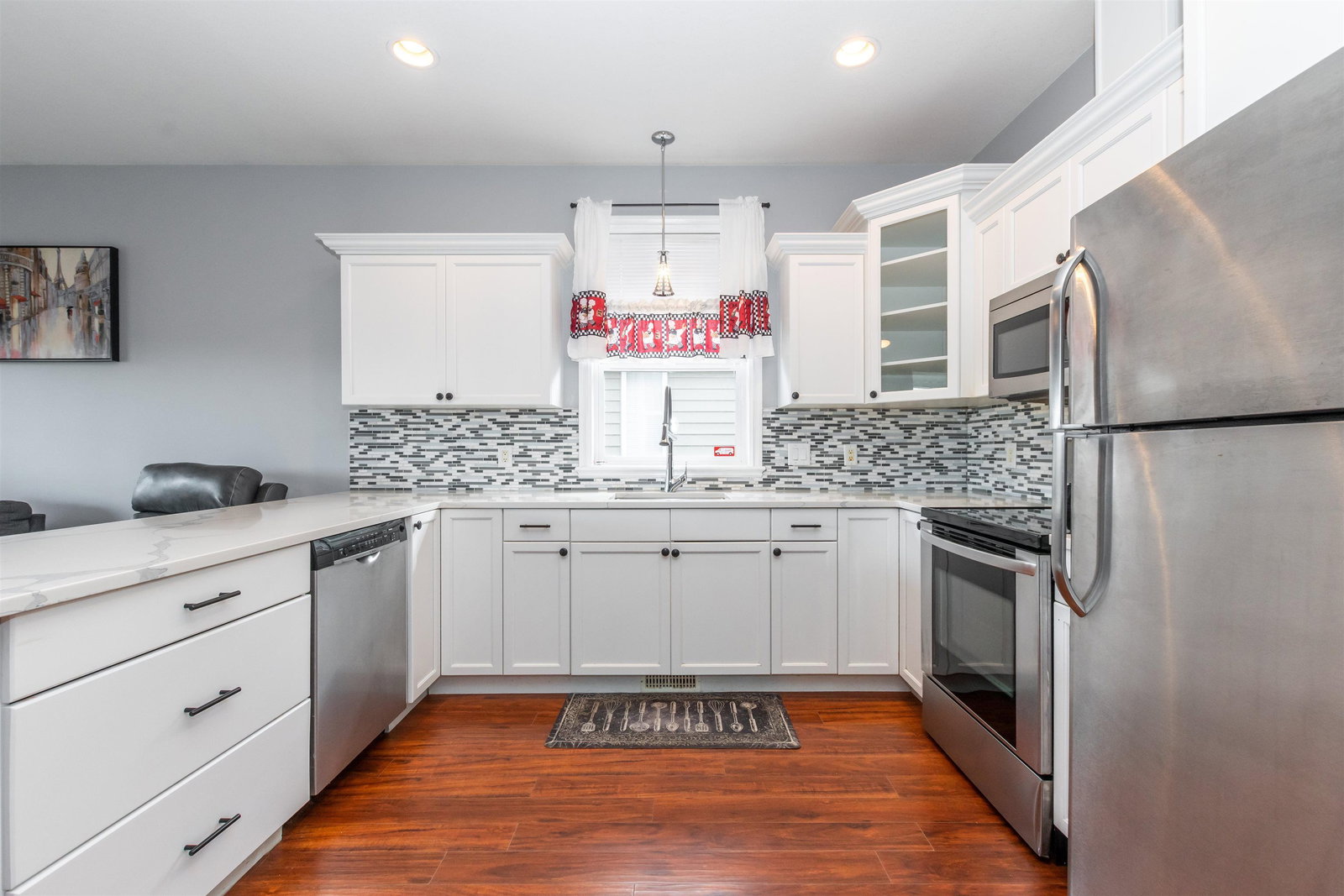 Listing Image 11