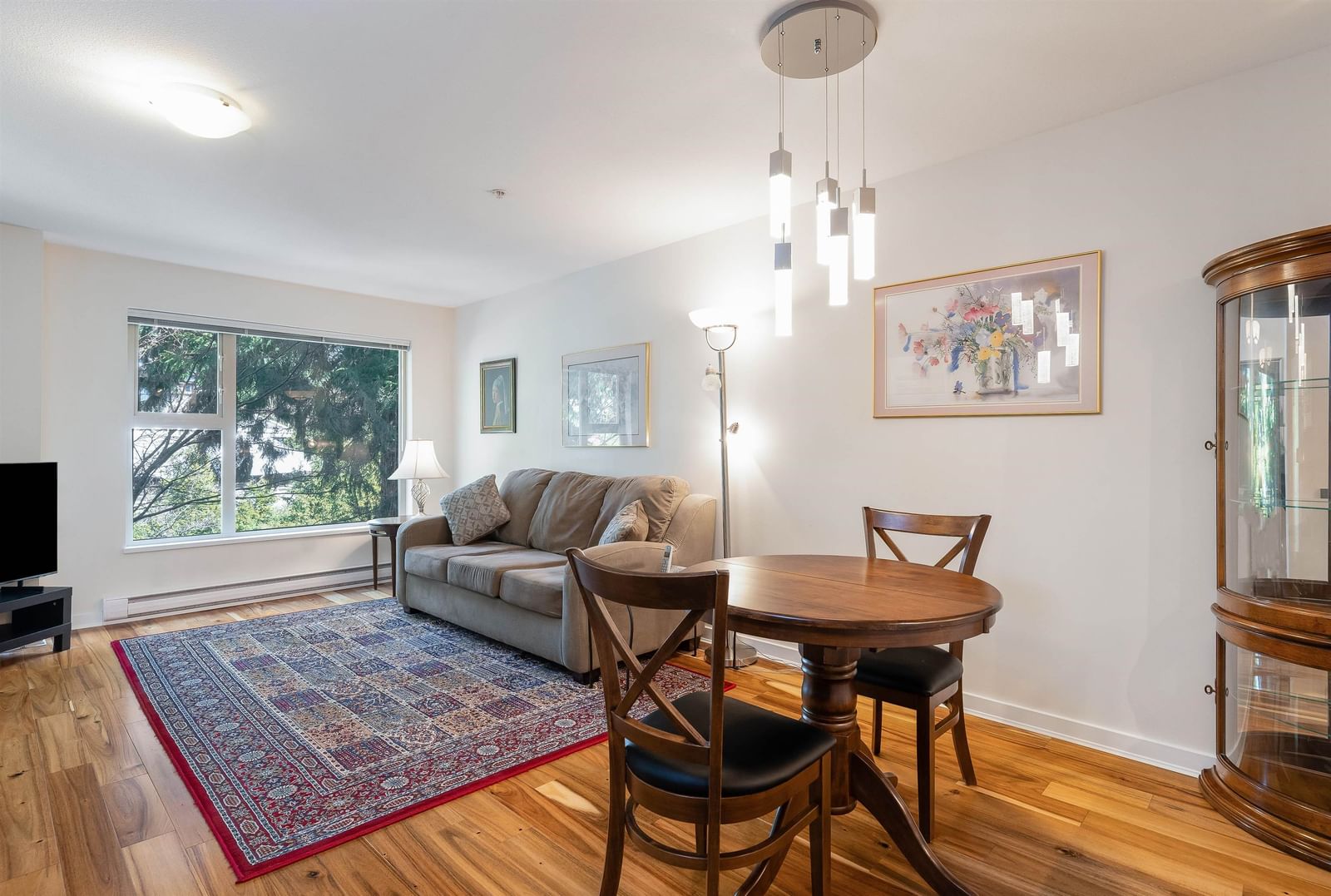 Listing Image 9