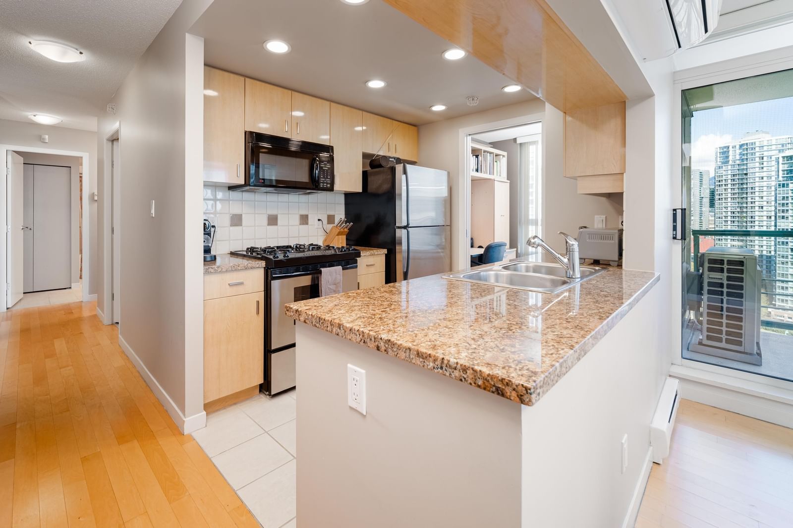 Listing Image 12