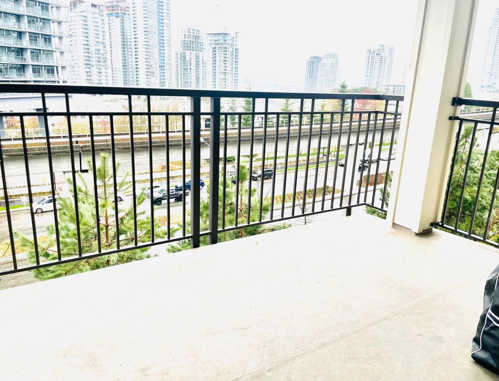 Listing Image 10