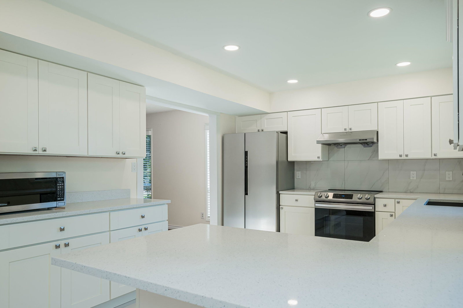 Listing Image 12